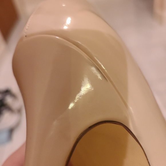 Nude Pumps / Heels - Picture 10 of 11